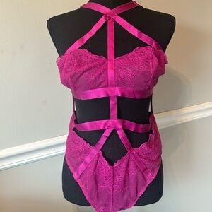Victoria’s Secret Elegant Lace Strappy Lingerie Set NWT XL